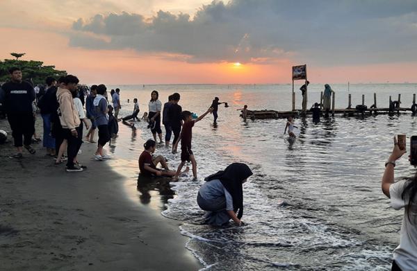 Pemkot Semarang Kembangkan Wisata Pantai Tirang, Akses Masuk ke Destinasi Diperbaiki