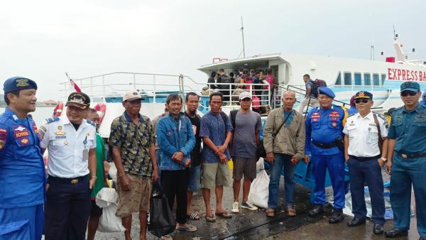 Diterjang Gelombang, KLM Motor Bermuatan Pupuk Dolomit Tenggelam di Perairan Bawean