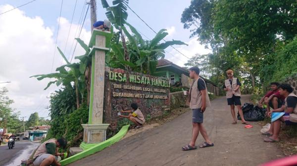 Tugu Selamat Datang Desa Wisata Hanjeuli Jadi Kinclong Hasil Revitaliasi KKN Mahasiswa UBL