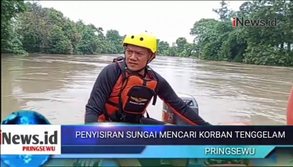 Video Tim Basarnas Lampung dan BPBD Pringsewu Terlibat dalam Pencarian Korban Hanyut