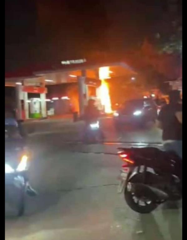 Motor di SPBU Tigaraksa Tangerang Hangus Terbakar