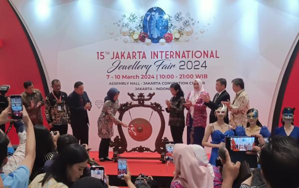 Ratusan Warga Kunjungi Pameran Jakarta International Jewellery Fair 2024