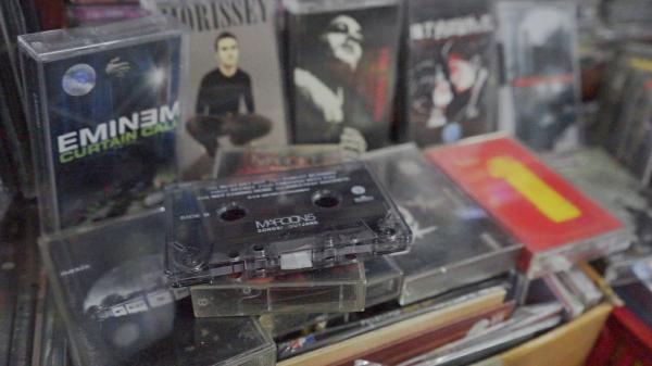 Kolektor Kaset dan Vinyl Merapat, Ini 3 Toko Musik Paling Lengkap di Bandung