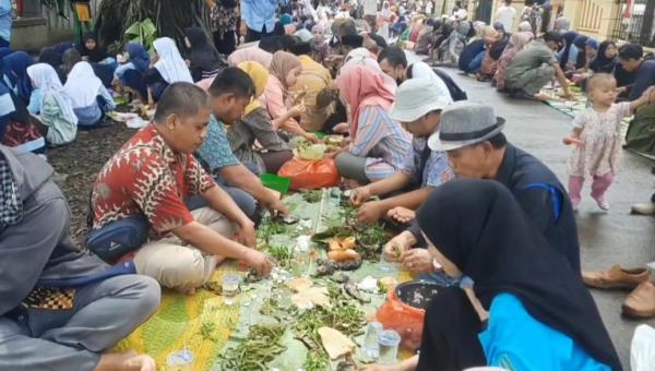 Babacakan, Tradisi Makan Bersama Jelang Ramadan di Menes Pandeglang