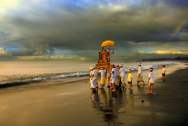 Kenali Upacara Melasti, Ritual Umat Hindu Sebelum Hari Raya Nyepi