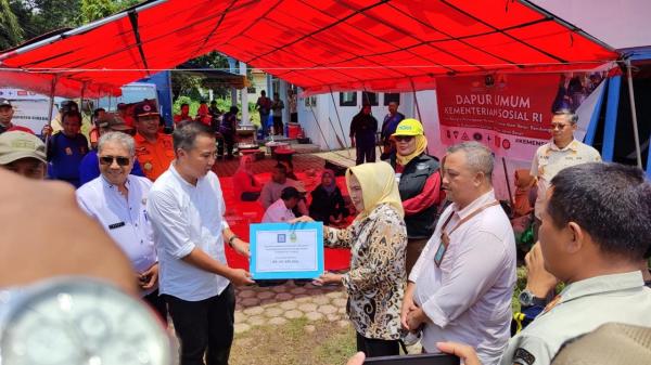 Pemprov Jabar Salurkan Bantuan Rp100 Juta untuk Penanganan Banjir di Cirebon