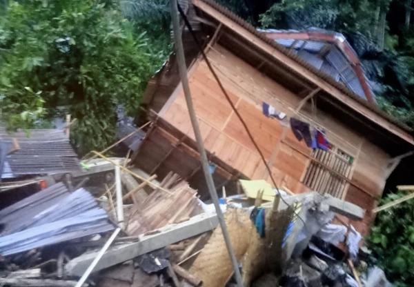 Longsor Terjang Toraja Utara, Satu Rumah Warga di Lembang Langda Rusak Parah