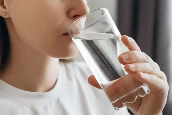 Kurang Minum Air Putih, Waspadai 9 Penyakit Ini