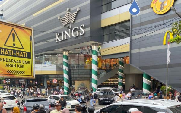 Jelang Ramadan, Warga Mulai Padati Sejumlah Pusat Perbelanjaan di Bandung