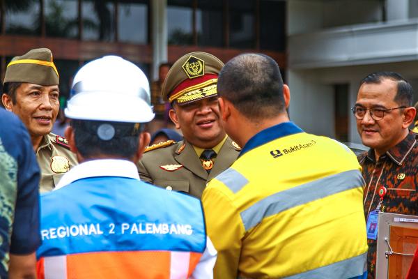Potren Wamen Tenaga Kerja Serahkan Penghargaan Zero Accident di Palembang