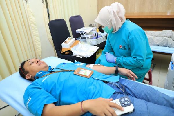 Jelang Puasa, Kilang Cilacap Gelar Donor Darah dan Bagikan Sembako Ramadan