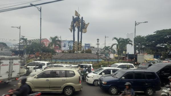 Kemacetan Parah Terjadi di Bunderan Linggajaya Mangkubumi Kota Tasikmalaya