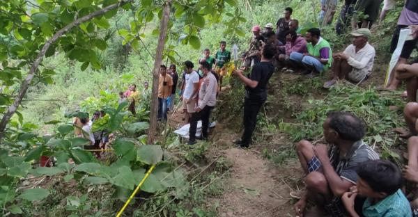 Breaking News!  Seorang Pemuda di Desa Umaklaran,Belu Tewas Gantung Diri ditengah Hutan