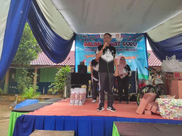 Adi Erlansyah Jalan Sehat Bersama Keluarga Besar PGRI Cabang Ambarawa