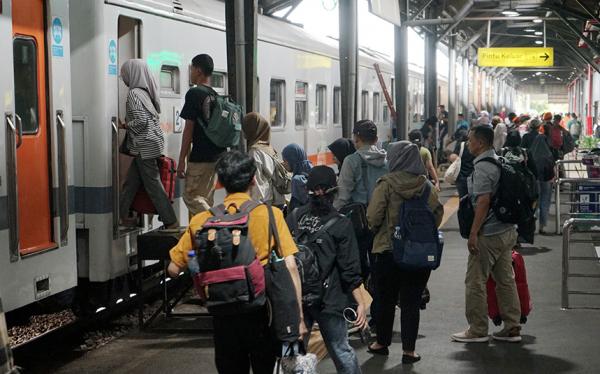 Hari ini Puncak Arus Mudik, 28.000 Penumpang KA Akan Tiba di Wilayah Daop 4 Semarang