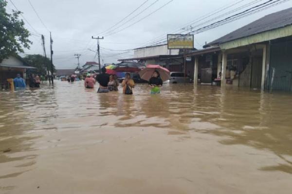BNPB Catat 8.118 Warga Padang Terdampak Banjir, 110 Rumah Rusak
