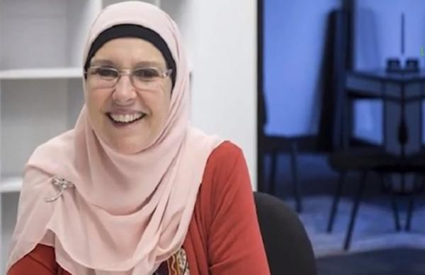 Perempuan Mualaf Kenal Islam Lewat Karyawan Toko, Ajak Ayah dan Ibu Serta 28 Keluarga Jadi Muslim
