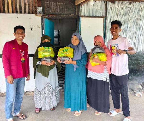 Ikatan Mahasiswa Muhammadiyah Kota Kupang Salurkan Sembako untuk Warga Menyambut Ramadan