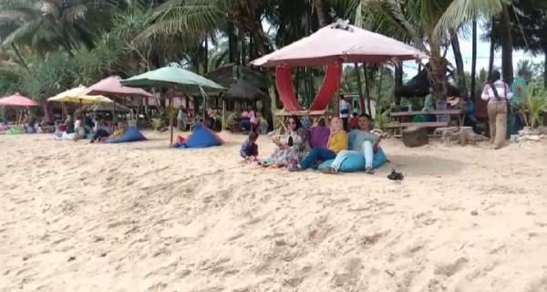 Ini Keseruan Event Babacakan Munggahan Sambil Liburan Nikmati Keindahan Pantai Kelapa Warna