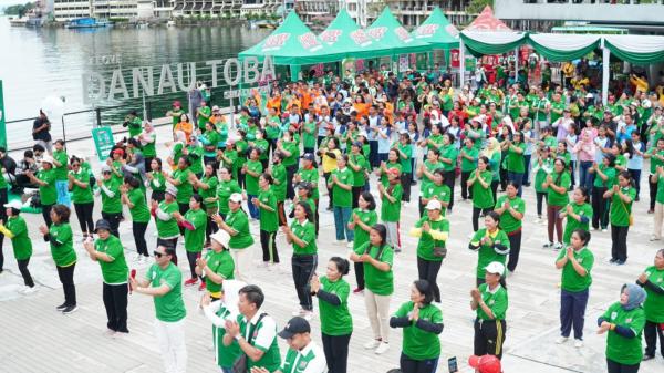 Supersol Ajak Masyarakat Gotong Royong Bersihkan Danau Toba