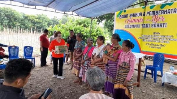 Koordinator Komunitas Sto. Tomas Jakarta Sumbangkan 100 Paket Sembako di Dusun Banopo