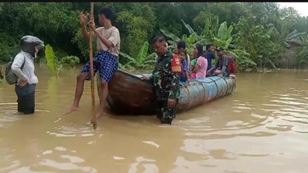 Anak Sungai Bengawan Solo Meluap, Ratusan Warga 3 Desa di Sragen Terisolir akibat Banjir