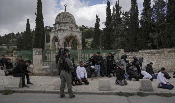 Israel Batasi Warga Palestina Masuk Masjid Al Aqsa untuk Salat Tarawih