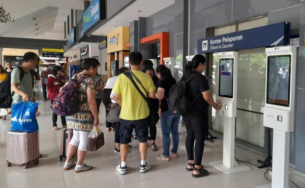 KAI Daop 8 Surabaya Oprasikan 11 Kereta Tambahan pada Arus Mudik Lebaran 2024