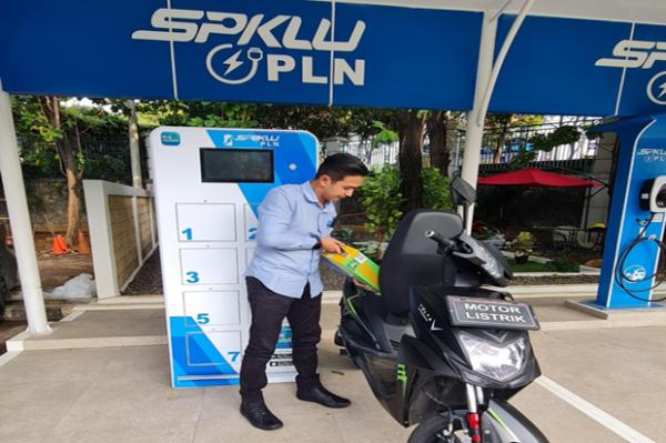 SPKLU PLN Bekasi Siap Layani Kebutuhan Energi Kendaraan Listrik selama Ramadhan