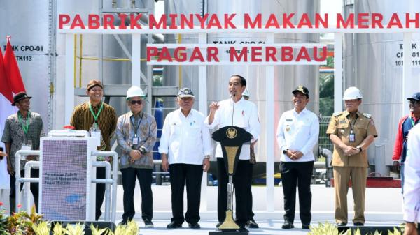 Jokowi Resmikan Pabrik Minyak Makan Merah Pertama di Indonesia, Ini Harapannya