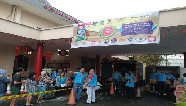 Masyarakat Tionghoa Peduli Gelar Pasar Murah, Ada 10.000 Paket Sembako di 10 Titik Kota Bandung