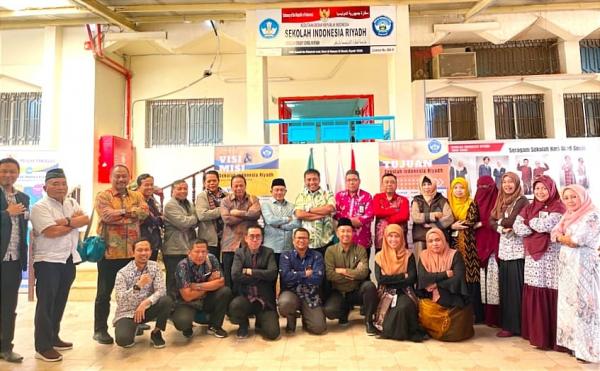 Tawarkan Beasiswa Kuliah Pelajar Migran, UNESA Jalin Kerja Sama dengan Sekolah Indonesia di Arab