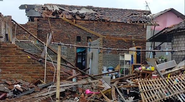 Kesaksian Korban Puting Beliung Blanakan Subang, Warga Berhamburan Saat Solat Tarawih