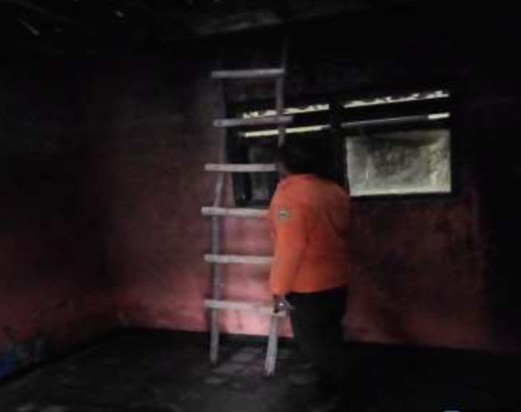Diduga Gangguan Kejiwaan, Seorang Remaja di Kuningan Membakar Kasur hingga Picu Kebakaran Rumah