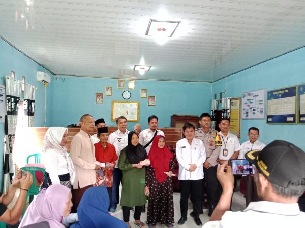 18 KPM Kampung Banjar Masin Terima Bantuan BLT DD Hari Ini
