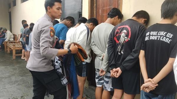 28 Remaja dan Anak-Anak di Mojokerto Diamankan Polisi gegara Perang Sarung