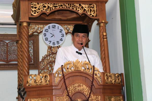 Sekda Kabupaten Tangerang Tarawih Keliling di Masjid Panongan