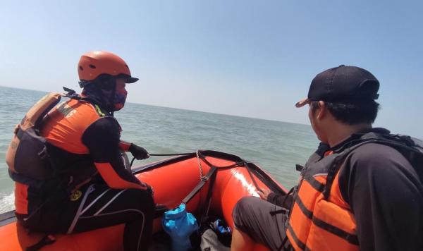 Tim SAR Gabungan Cari Korban Perahu Terbalik di Perairan Pamekasan