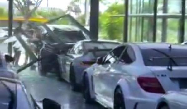 Begini Nasib Pengendara Xpander yang Seruduk Porsche GT3 Seharga Rp8,7 Miliar