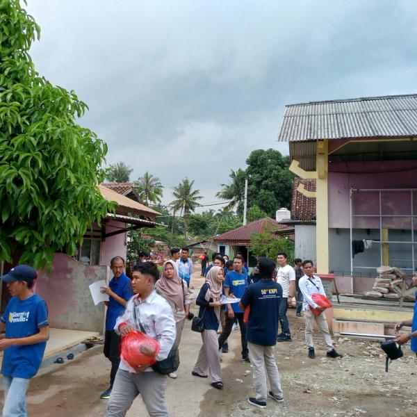 Gelar Baksos, KNPI dan KAMMI Lampung Sasar Warga Terdampak Banjir serta Kurang Mampu di Rajabasa