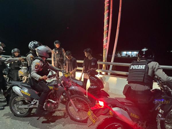 Ciptakan Lingkungan Aman Selama Bulan Ramadhan, Polisi di Pidie Jaya Rutin Patroli
