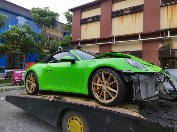 Temuan Baru Kecelakaan Maut di Tol Japanan, Pengendara Porsche NKA Tinggal di Rumah Mewah Surabaya