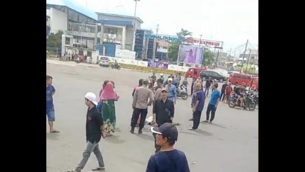 Tragis! Bocah 'Telolet' Tewas Terlindas Bus di Pelabuhan Merak Banten