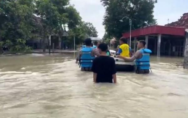 Banjir Kembali Terjang Demak, Ribuan Warga Mengungsi