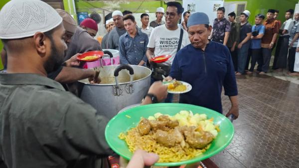 Tradisi Berbuka Puasa di Masjid Ghaudiyah Medan, Ada Nasi Briyani dan Chai