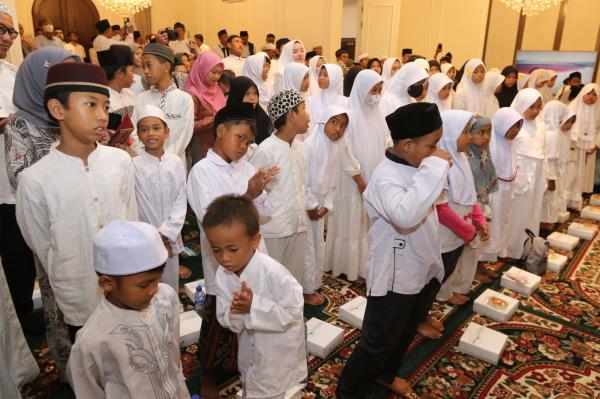 Jurnalis Grahadi Pemprov Jatim Gelar Santunan 100 Anak Yatim