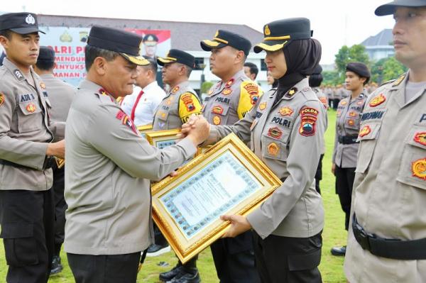 Berkah Ramadan, 259 Polisi Berprestasi Terima Penghargaan dari Kapolda Jateng