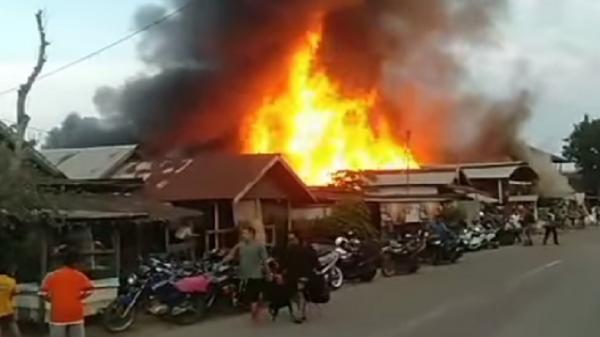 Dua Kebakaran Besar Landa Wilayah Kutai Kartanegara dalam Sehari