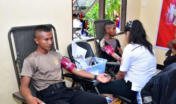 Ditsabhara Polda NTT Salurkan 200 Kantong Darah bagi PMI Kota Kupang
