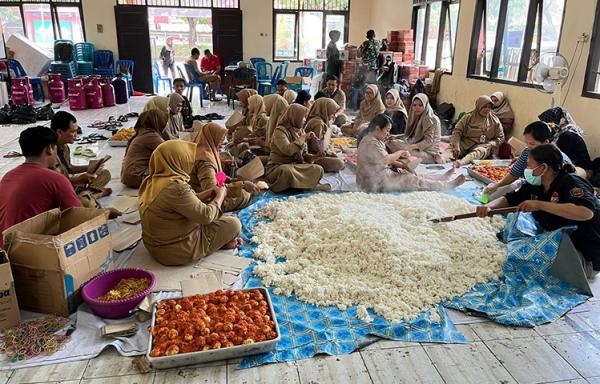 Bekangdam Diponegoro Suplai Makanan Berbuka dan Sahur untuk Pengungsi Banjir